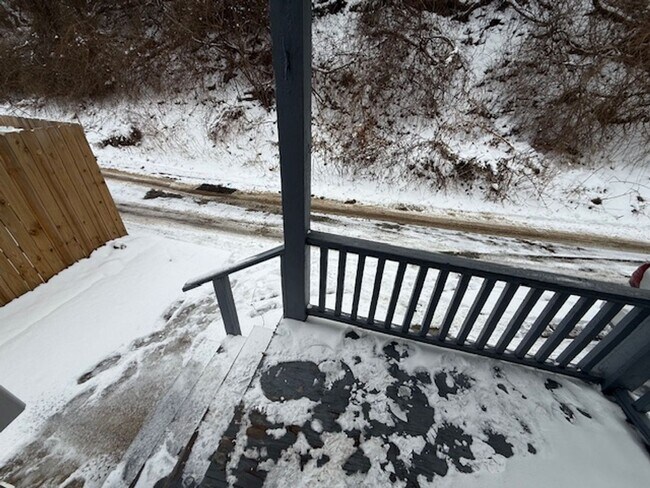 Building Photo - 605 N 6th St