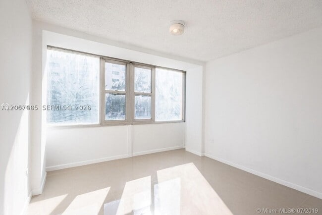Building Photo - 7545 E Treasure Dr
