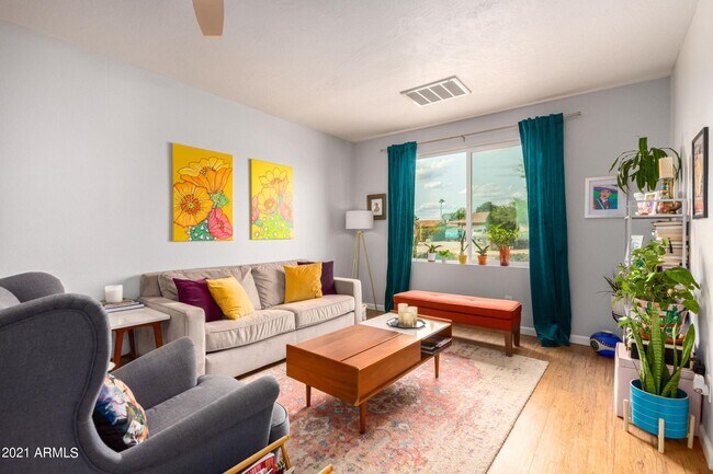 Building Photo - 3809 W Cholla St
