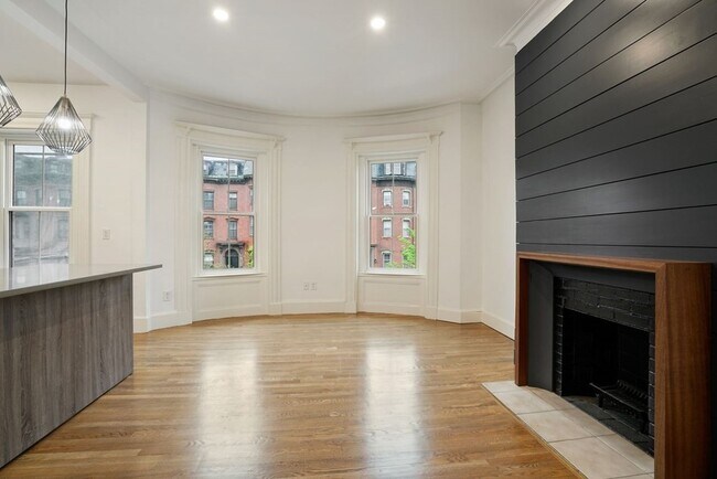 Building Photo - 512 Massachusetts Ave