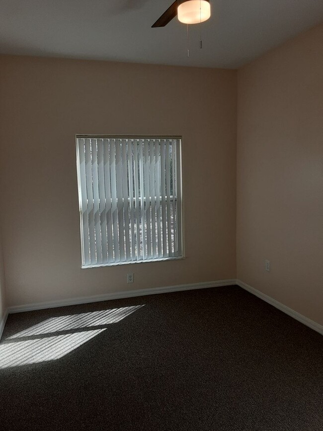 Building Photo - Beautiful & Private Residence