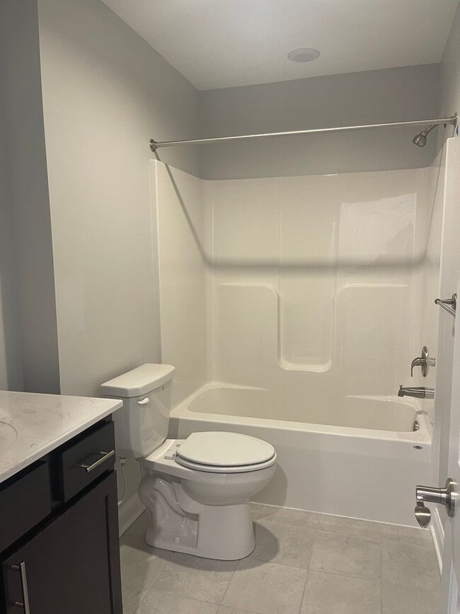 Building Photo - Townhome for rent in Crescent Ridge subdiv...