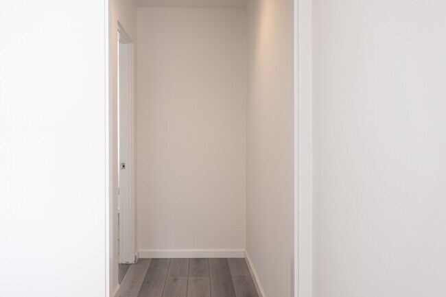 Building Photo - 631 Pacific St