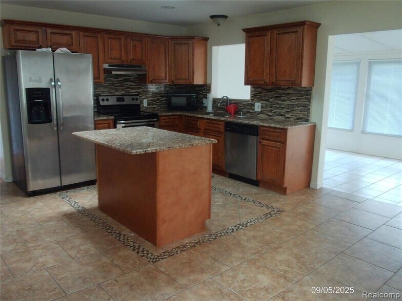 Building Photo - 38732 Monterey Dr