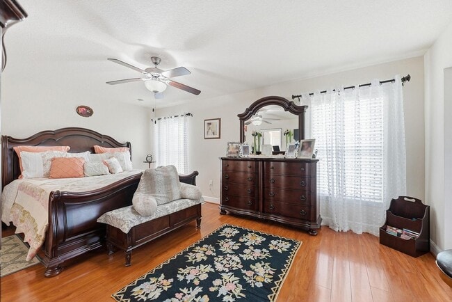 Building Photo - 5923 NW Brianna Ct