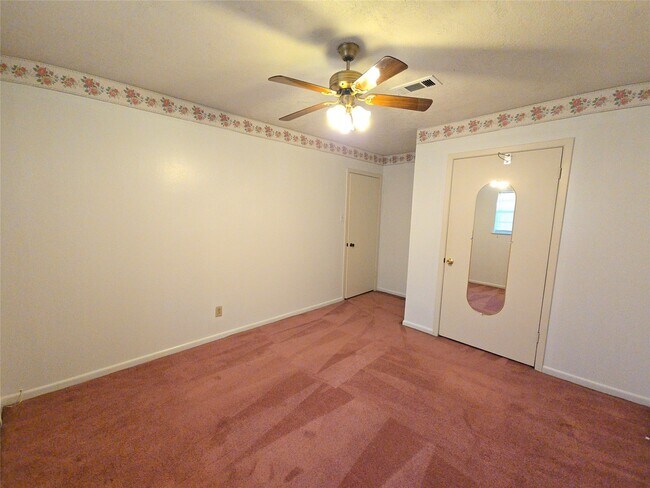 Building Photo - 1206 Crescent Blvd