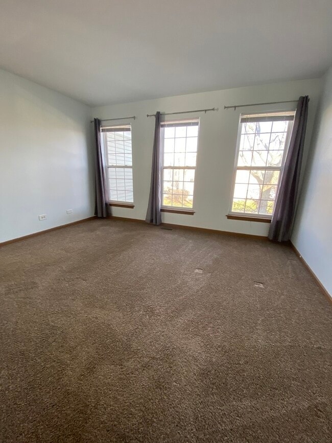 Building Photo - 2203 Rossiter Pkwy