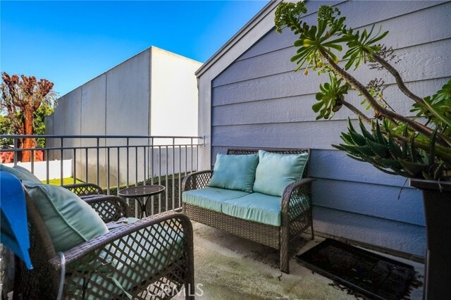 Building Photo - 884 Halyard