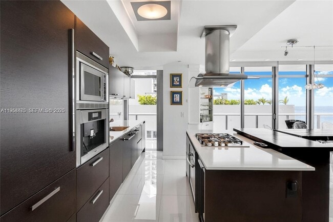 Building Photo - 3737 Collins Ave