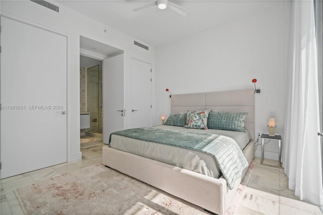 Building Photo - 700 NE 26th Terrace