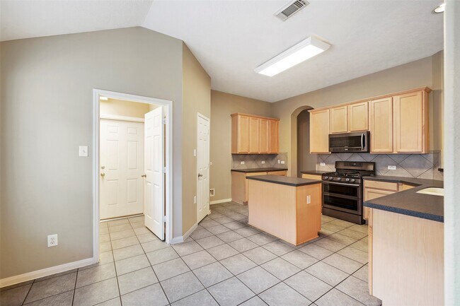 Building Photo - 6903 Summer Bridge Ln