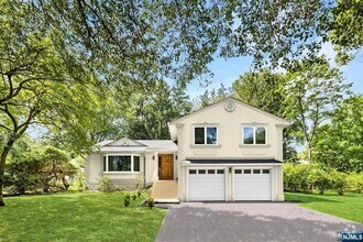 Building Photo - 111 Ramille Ct
