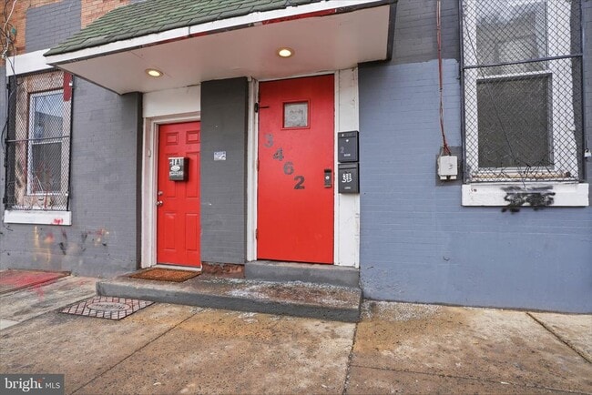 Building Photo - 3462 N Front St