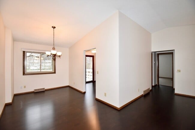 Building Photo - Available November 1st - updated 3 bed, 2....