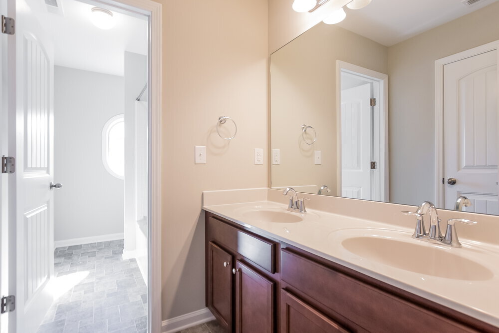 Building Photo - 345 Lenore Ct