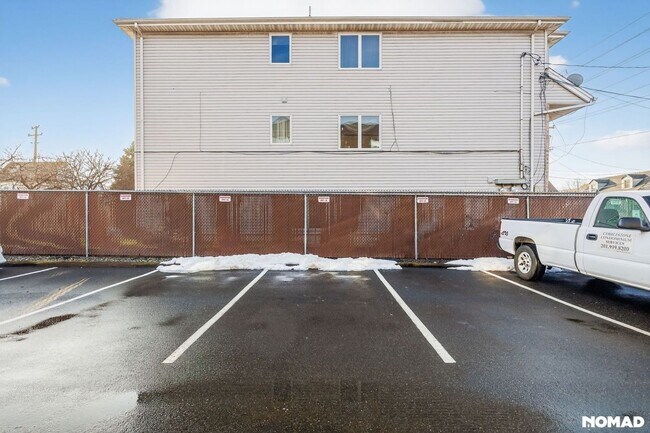 Building Photo - 1 Bedroom Condo in Hackensack