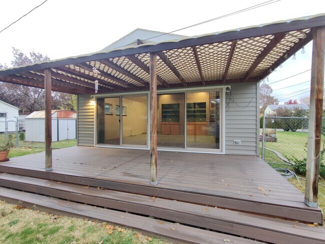 Building Photo - Your Next Home in the Heart of Richland — ...