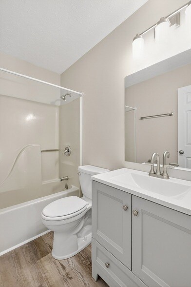 Building Photo - 601 E Grundy St