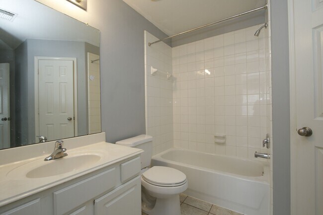 Building Photo - 16706 Mallory Bridge Dr
