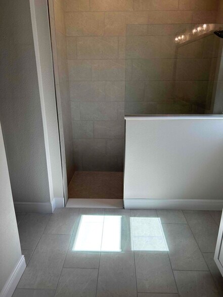 Building Photo - 6249 Roadstead Ct