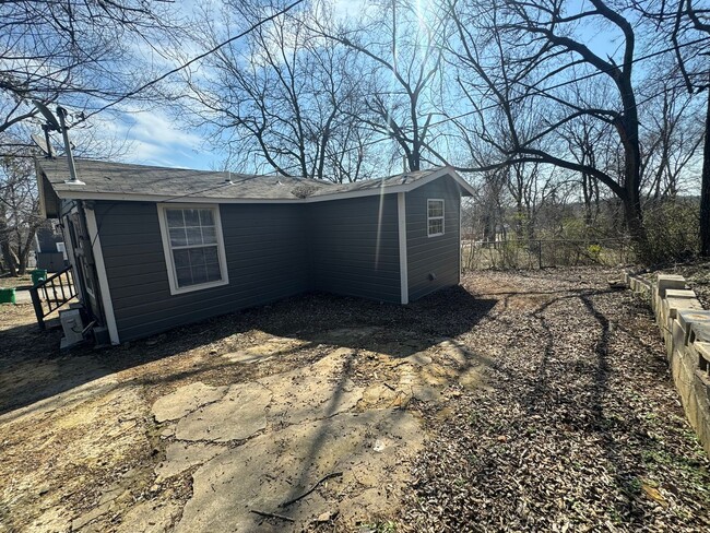 Building Photo - Cozy 2 bedroom 1 bathroom home in Sapulpa