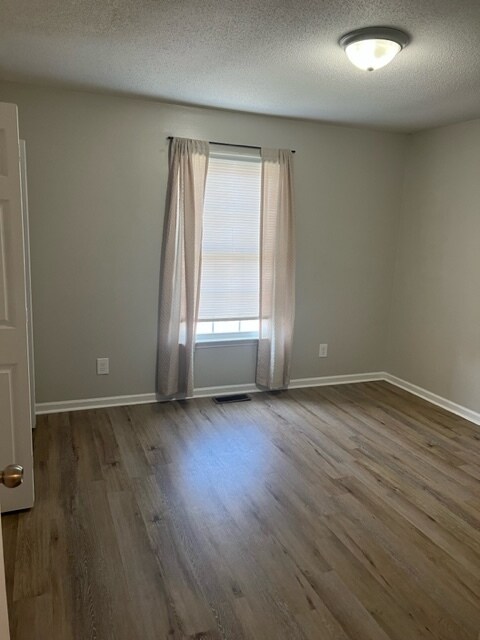 bedroom 2 - 100 Shiloh Dr