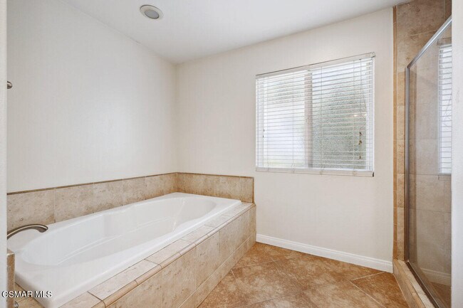 Building Photo - 526 Houston Dr