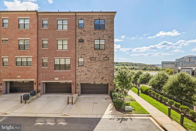 Building Photo - 501 Triggerfish Dr