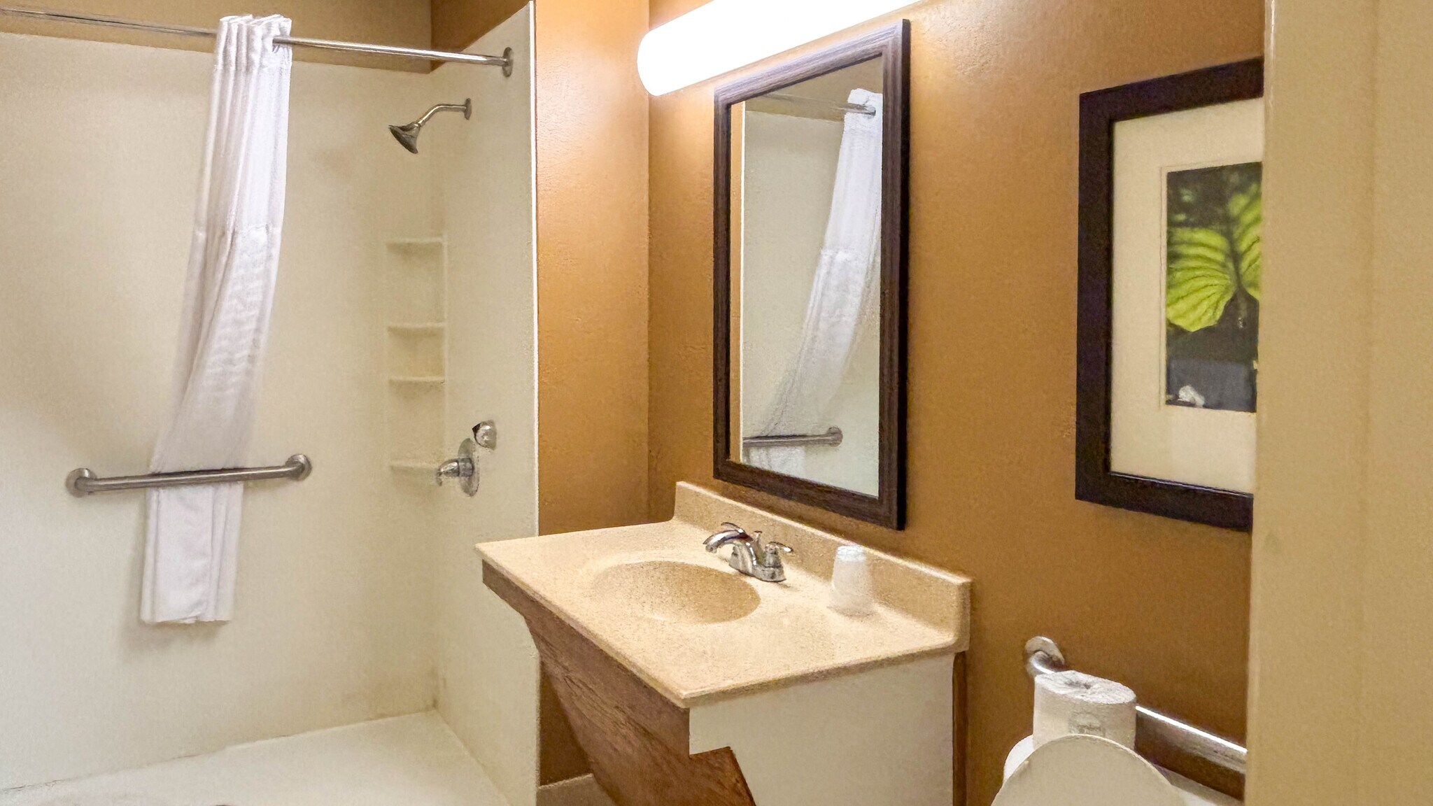 Building Photo - 530 Woods Lake Rd