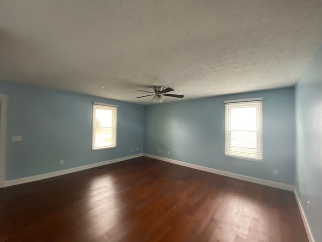 Building Photo - 607 N Greenwood Ext