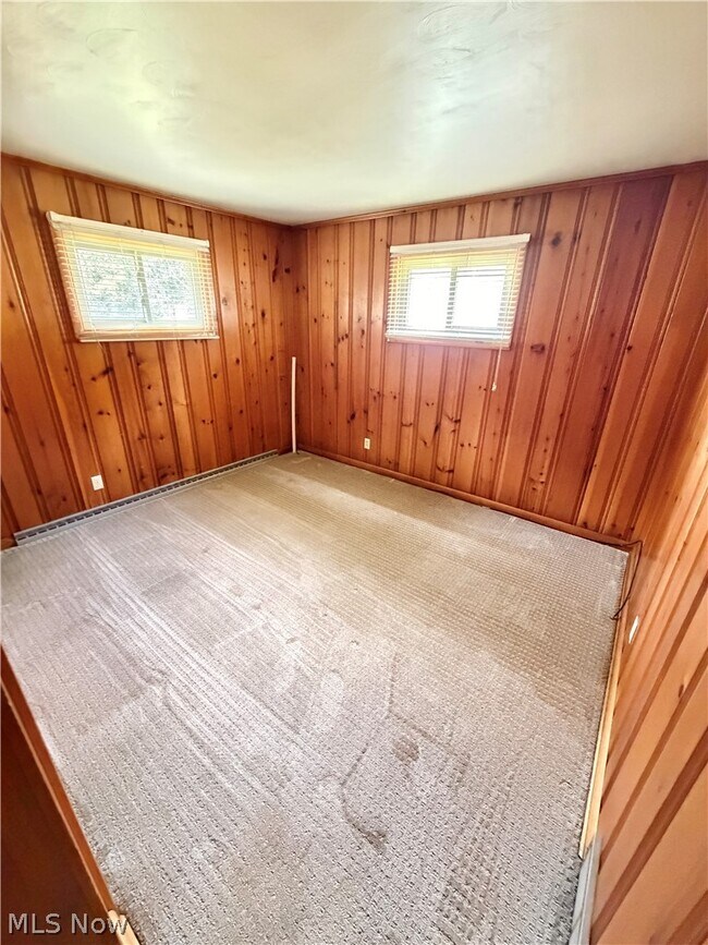 Building Photo - 32 Orchard Dr