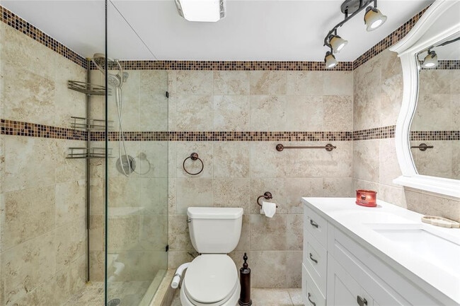 Building Photo - 3150 NE 48th Ct