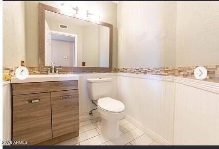 Building Photo - 1219 W Sea Crest Dr