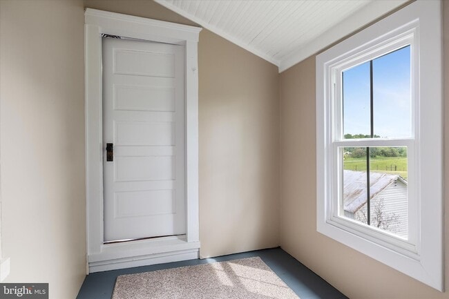 Building Photo - 5452 Middle Rd