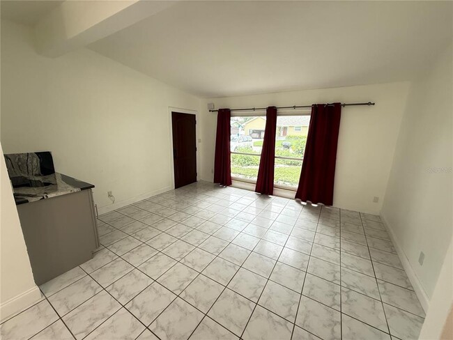 Building Photo - 4394 Pompano Dr SE