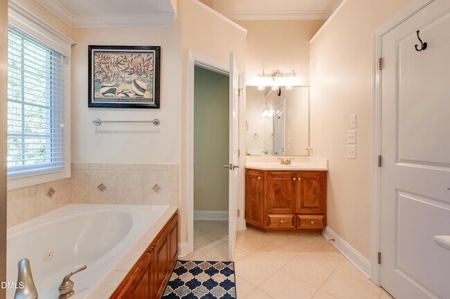 Building Photo - 117 Buckhurst Dr