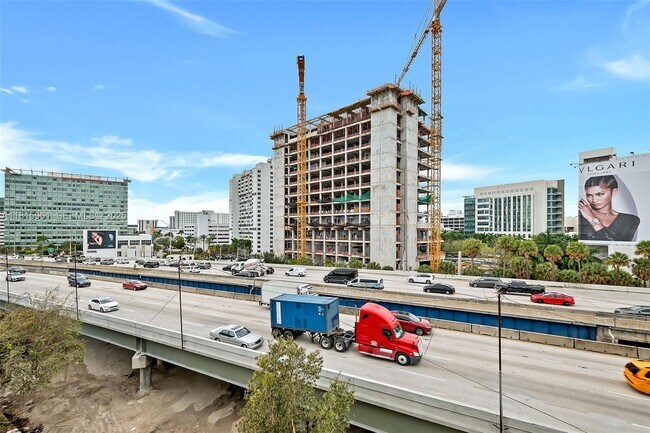 Building Photo - 1350 NW 8th Ct