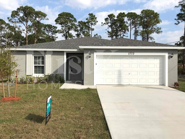 Building Photo - 1773 SW Cannon Ave