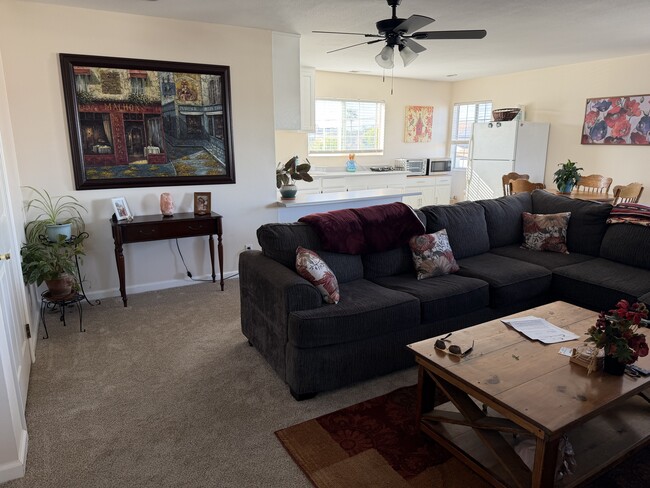 Building Photo - 14902 Eastwood Ave