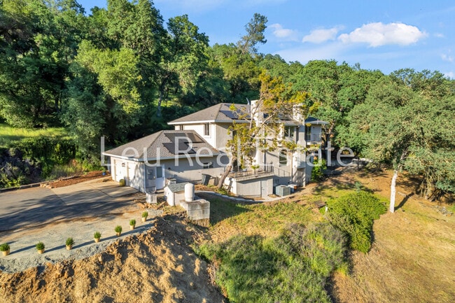 Building Photo - 6811 Beaver Pond Rd