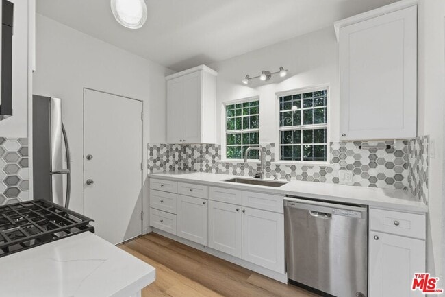 Building Photo - 1335 Redondo Blvd