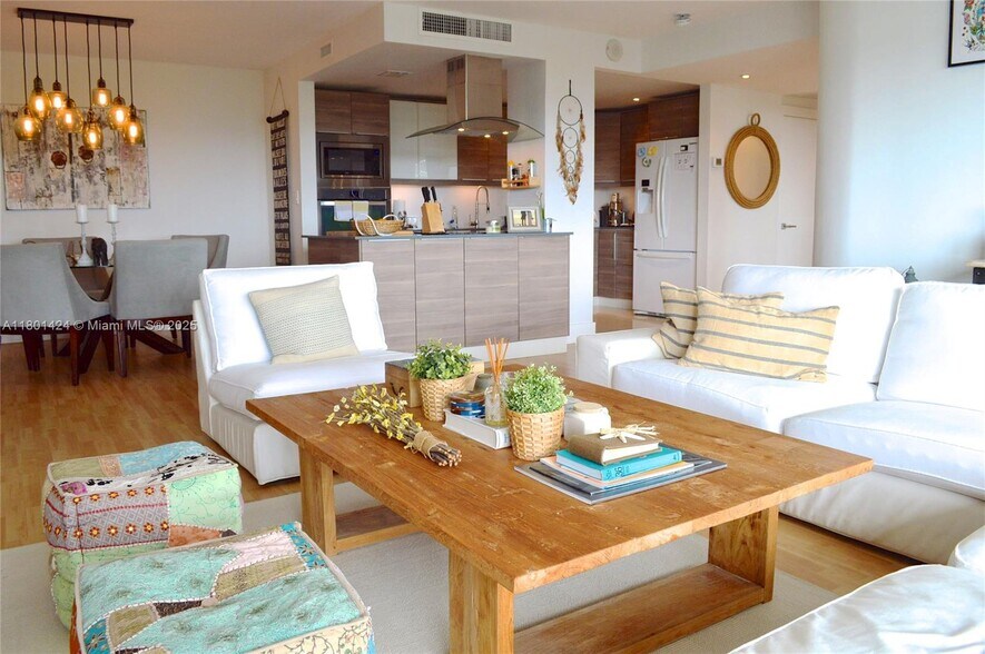 Building Photo - 2451 Brickell Ave