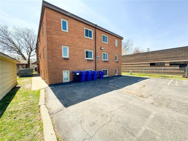 Building Photo - 1532 Randolph Ave