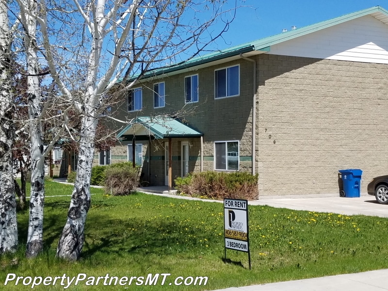 Building Photo - 709 Golden West Dr