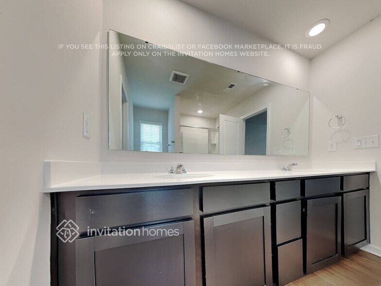 Building Photo - 5213 Cameron Cmns Pkwy