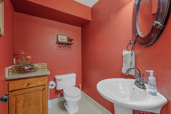 Building Photo - Stunning Doney Park Home