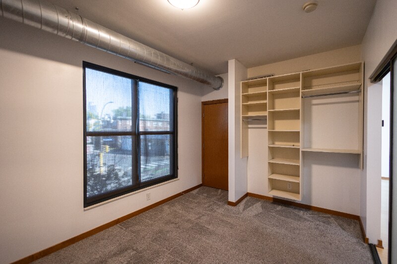 Building Photo - 15 E Franklin Ave