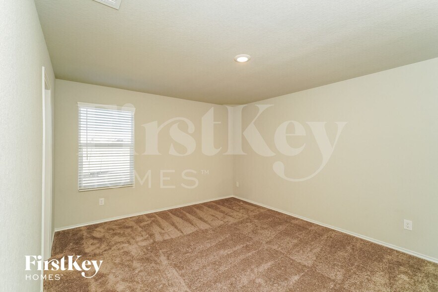 Building Photo - 10755 Prusiner Dr