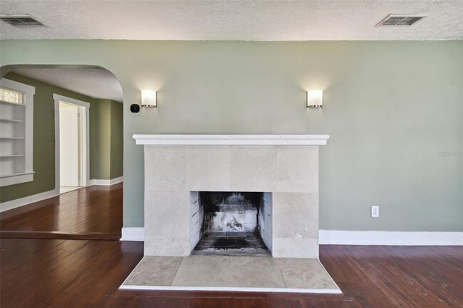 Building Photo - 1925 52nd St S