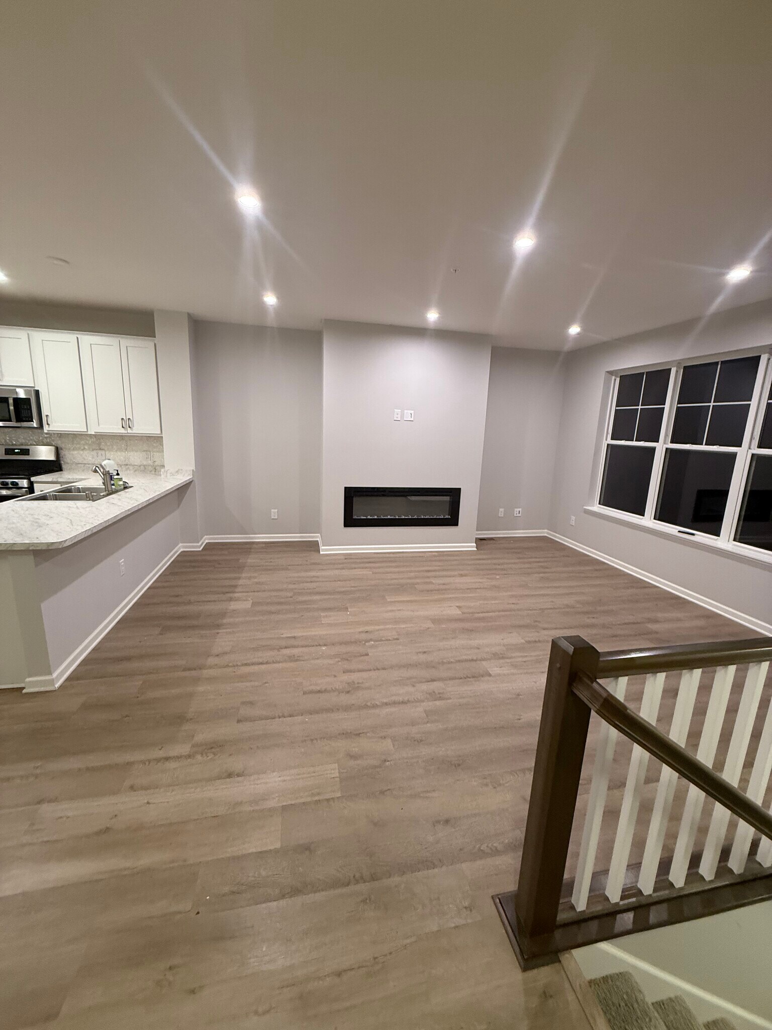 Building Photo - 2862 Lexington Pl N